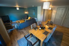 Hillside Apartment - Image 3