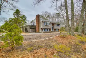 Backyard Chilling: Cape Cod Home Steps to Beach - Image 3