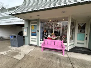 Luxury 2 bed apt in Northport! Walk to everything - Image 5