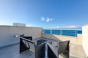 Stylish Penthouse Studio Bay Square 5 - Image 3