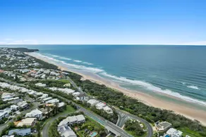 Beach Chalet 7 - Coastal Bliss at Sunrise Beach - Image 3