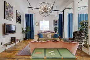 The Vintage Gem: Spacious Loft in Old Port MTL. - Image 5
