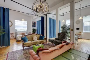 The Vintage Gem: Spacious Loft in Old Port MTL. - Image 4