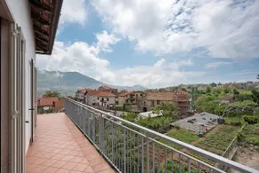Capri apartment with mountain views - Image 2