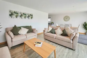 Host & Stay - Dalby Lodge - Image 2