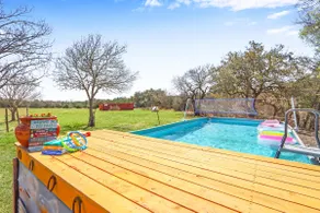 Secluded Hill Country Oasis: Pool, Spa and Sauna - Image 2