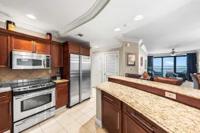 Emerald Grande- Harborfront 3BR/2BA condo sleeps 8 - Image 3