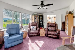 Prosser Country Home Perfect for Wine Lovers - Image 2