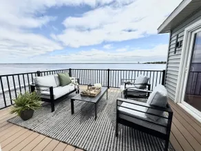 Huge Oneida Lakefront Retreat - Sleeps 20! - Image 2