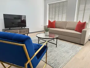 Luxury 2-Bedroom with A/C, Free Parking,Netflix - Image 2