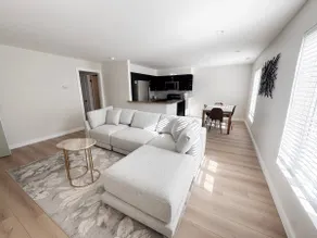 Stylish Modern 2025 Beach Condo - Image 3