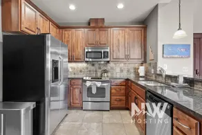 Chic Riverstone Escape Near Shops & Lake! - Image 4