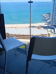 E1 18th Floor Studio, Scenic Views of Beach & Sea - Image 2