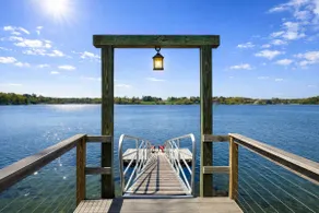 A beautiful 3 bedroom home overlooking Basin Cove. - Image 4