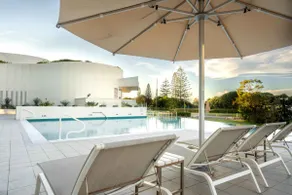 Coastal Penthouse with private heated plunge pool - Image 4
