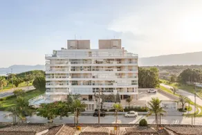 Brand new beachfront apartment, right on the sand! - Image 4