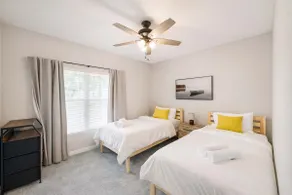 Spacious home close to Churchill Downs w/ parking! - Image 2
