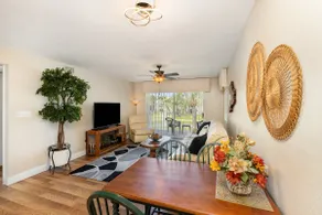 Beachside Pond View Retreat - Image 5