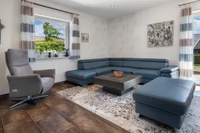 Sunny Vacation Rental - Image 4