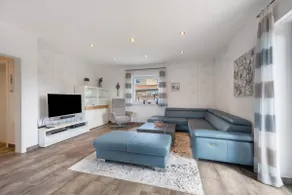 Sunny Vacation Rental - Image 3