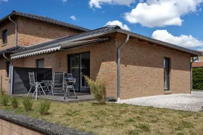 Sunny Vacation Rental - Image 2