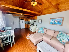 Mid Coast Getaway w/ water views - Image 2
