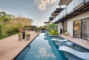 The Bungalows #10 - Boutique Hotel in Flamingo Beach - Top Level Studio - Image 4
