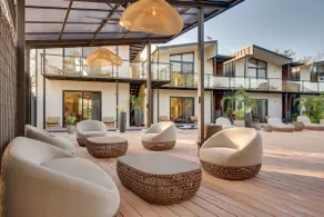 The Bungalows #10 - Boutique Hotel in Flamingo Beach - Top Level Studio - Image 5