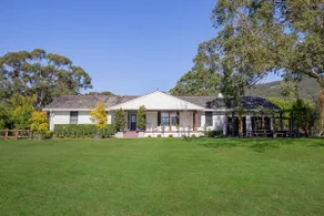 La Roseraie—Elegant Hunter Valley Vines Homestead - Image 5