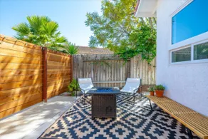 Stunning Guesthouse with Private Entry & Courtyard - Image 2