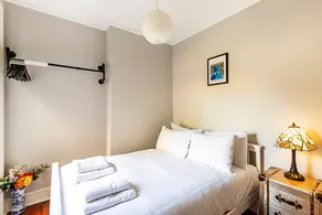 Chic Garden Flat in Leafy Ealing - Image 3