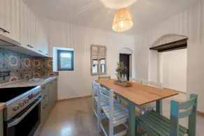 Old manor house - Image 3