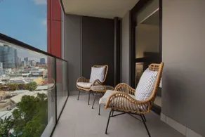 1BR Near Brisbane Showgrounds & RBWH | Parking - Image 2