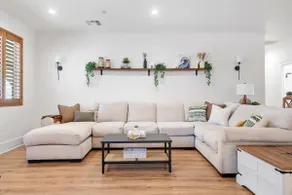 Escondido Oasis | Sleeps 10 + Hot Tub! - Image 4