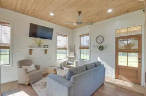 Contrell Cottage On Farm w/ Peaceful Views - Image 4