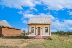 Contrell Cottage On Farm w/ Peaceful Views - Image 3