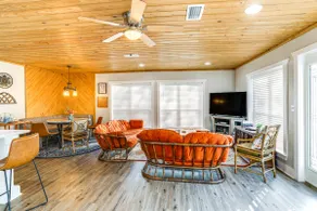 8 Mi to Ozark Folk Center: Home w/ Hot Tub & Deck - Image 3