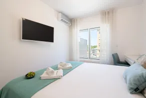 Stunning Trendy Flat w/ Balcony by HostWise - Image 5