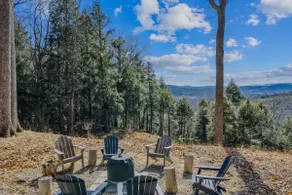 Screened-Porch Home, Killington Views & Pet-Friend - Image 3