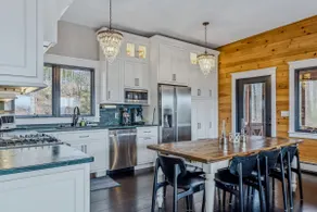 Screened-Porch Home, Killington Views & Pet-Friend - Image 4