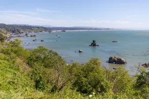 Charming Trinidad stay near beach, town & trails - Image 3