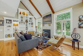 Serene Home Near Beaches, Dining & Bike Path - Image 4