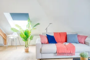 Cozy Rooftop Apartment with Mezzanine - Image 5