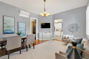 Walkable Home in Thomas Square, Heated Pool Access - Image 5