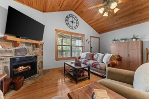 Stand alone Cabin, Stonebridge, 2 Primary Suites - Image 3