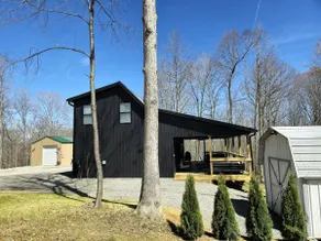 Retreat: Hot Tub & Huge Deck! - Image 4