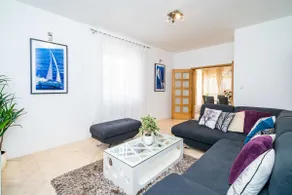 Holiday Home King - Image 5