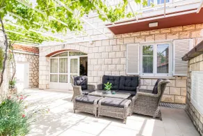 Holiday Home King - Image 2