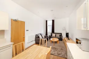 Stylish Apartment in Edinburgh City Centre, Sleeps 4. License no. EH-68704-F - Image 5