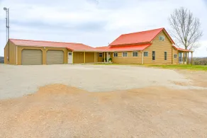1 Mi to Table Rock Lake: Home w/ Furnished Patio! - Image 3